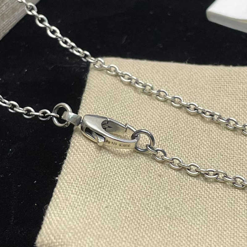 Designer luxury jewelry Silver Embossed Tiger Head Necklace Sweater Chain Men and Women INS Simple Couple