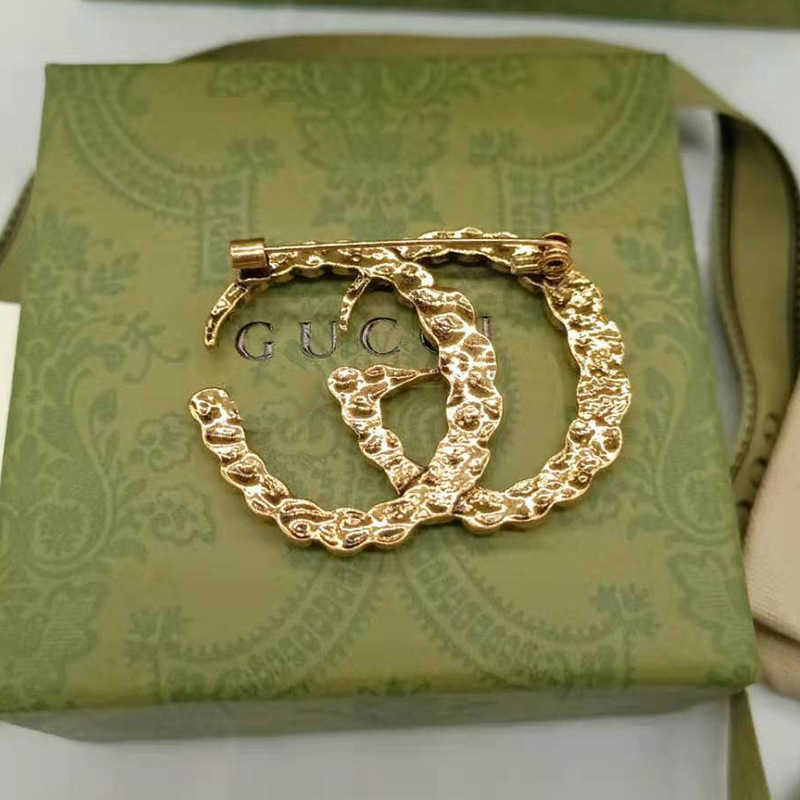 Usine en gros 2023 nouveau luxe de haute qualité bijoux de mode pour double nouvelle broche simple manteau perle broche broche accessoires