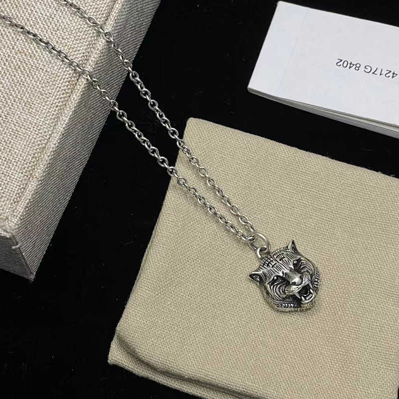 Designer luxury jewelry Silver Embossed Tiger Head Necklace Sweater Chain Men and Women INS Simple Couple