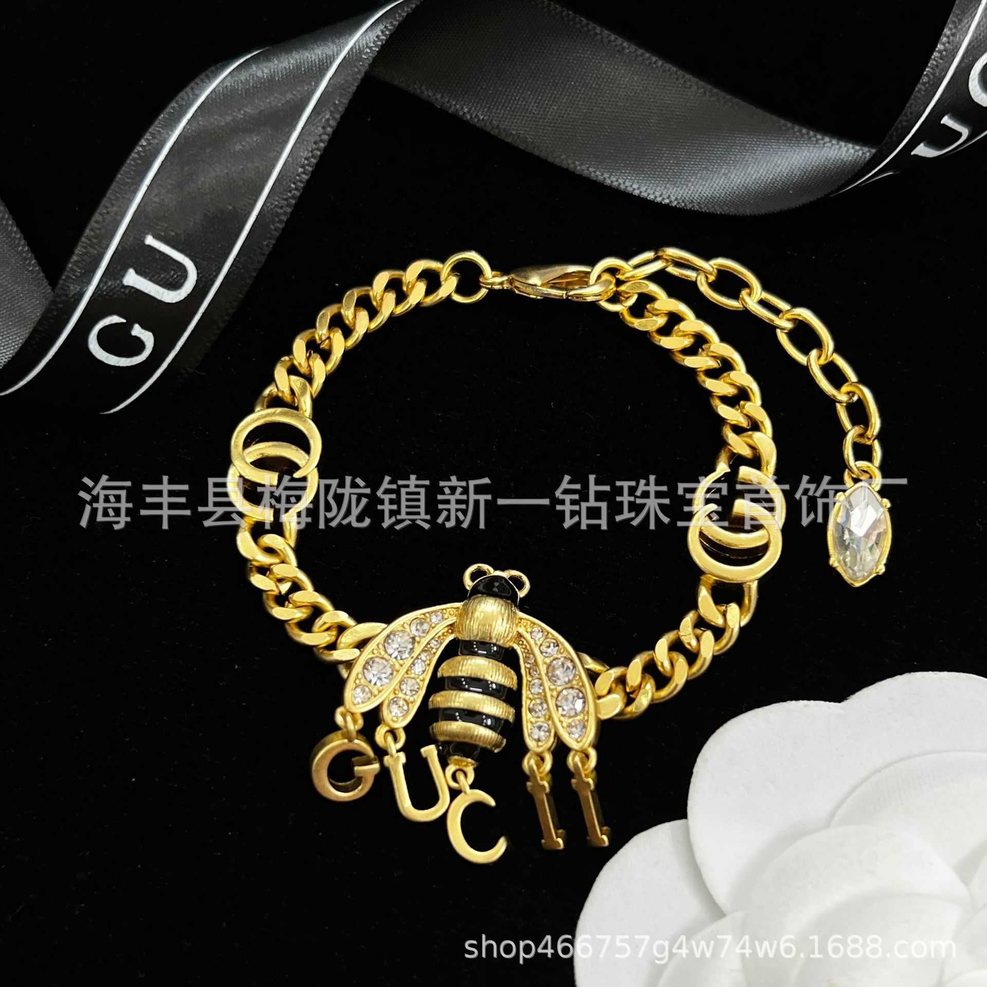 Fashion Collection 2023 New Luxury High Quality Fashion Jewelry for New Bee Necklace Double Tassel Bracelet Earring Ring Hairpin Brass