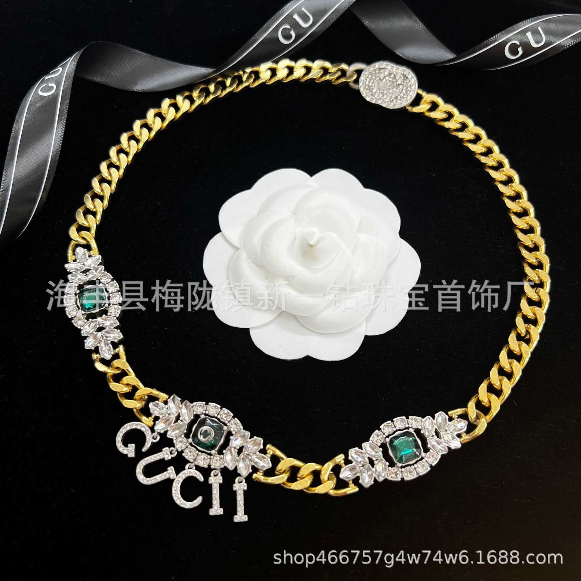 orecchini femminili della collana di smeraldi del rhinestone intarsiato industria pesante gioielli di lusso di alta qualità avanzati