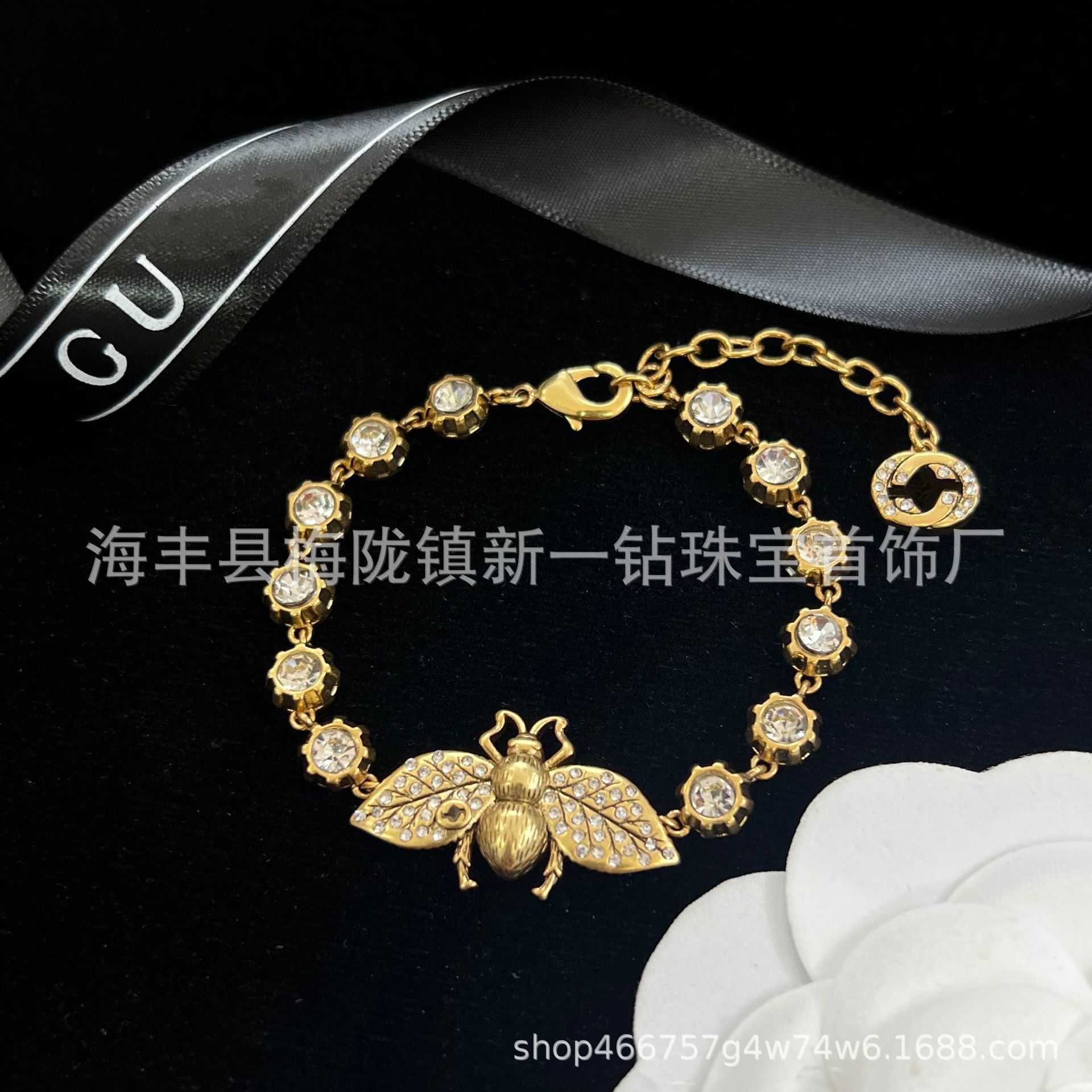 Design luxury jewelry Heavy Industry Inlaid Rhinestone Bee Necklace Bracelet Earring Open Ring Brass