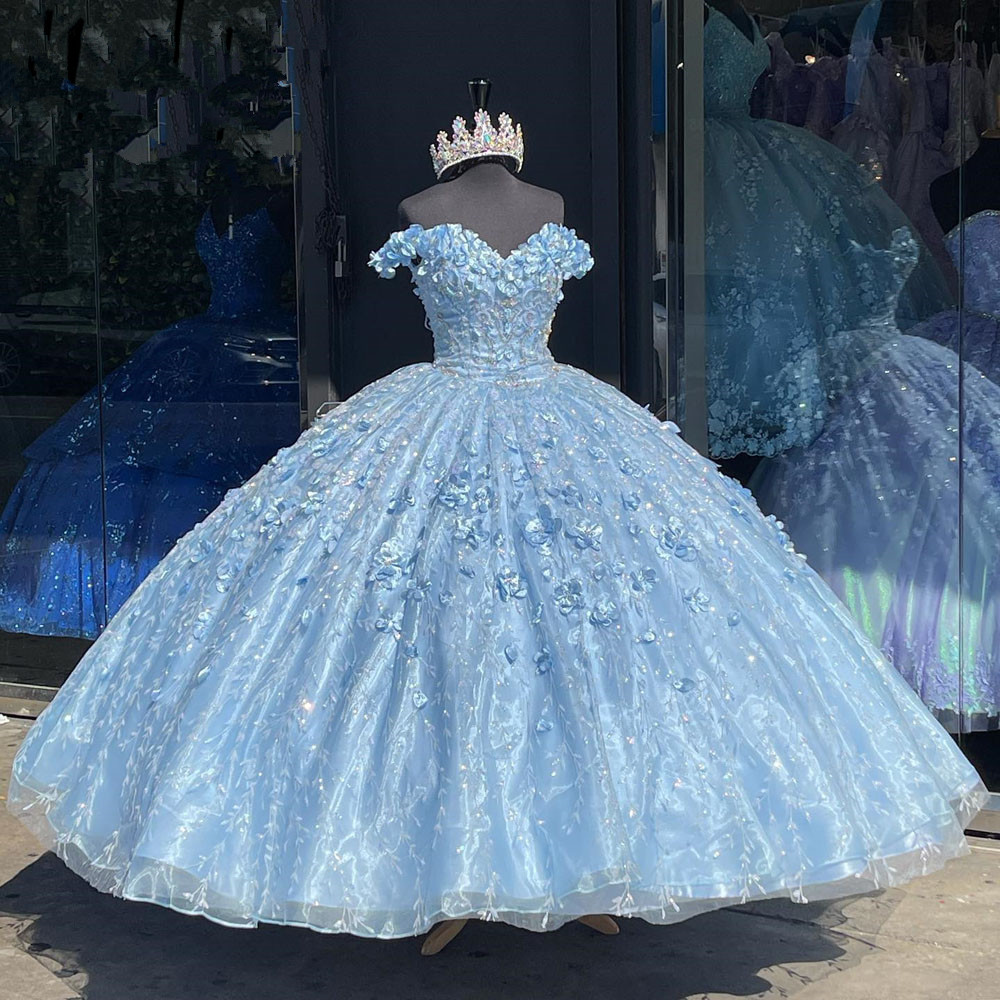 Himmelblaues Aschenputtel-Quinceanera-Kleid mit Cape-Applikationen, 3D-Blumenmuster, schulterfrei, Schnürkorsett, 15-jähriges Quinceanera-Kleid