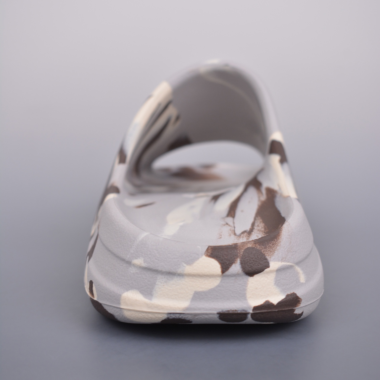 Designer Silde pantoufles Summer Hole Chaussures Tongs Desert Sand Hommes femmes carbone Suie pur Sandales 36-48