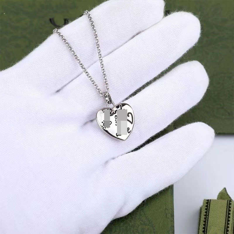 20% DI SCONTO 2023 Nuovi gioielli di moda di alta qualità di lusso collana di coppia versatile hip-hop con testa di tigre in argento sterling Love Fearless Flying Bird Heart