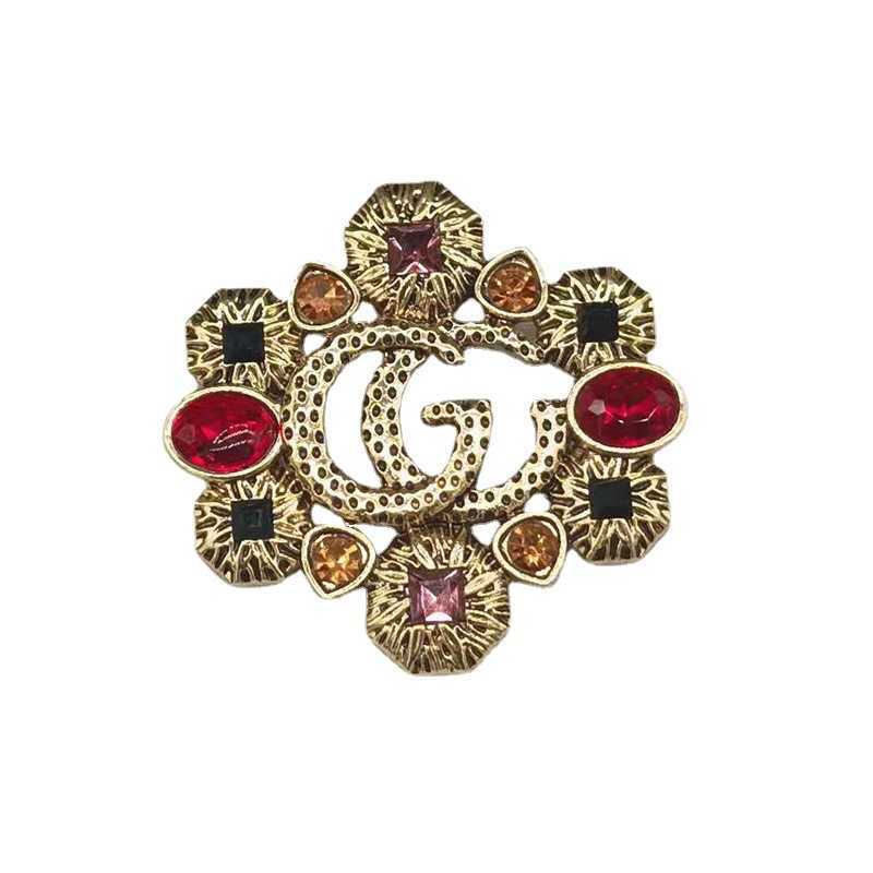 Família Broche medieval de diamante de cor clara Família vintage French Temperment Palace Style Accessories Ins Blogger Luxury Ornament