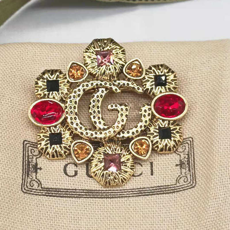 Design luxury jewelry family light color diamond medieval Brooch Vintage French temperament palace style accessories ins Blogger