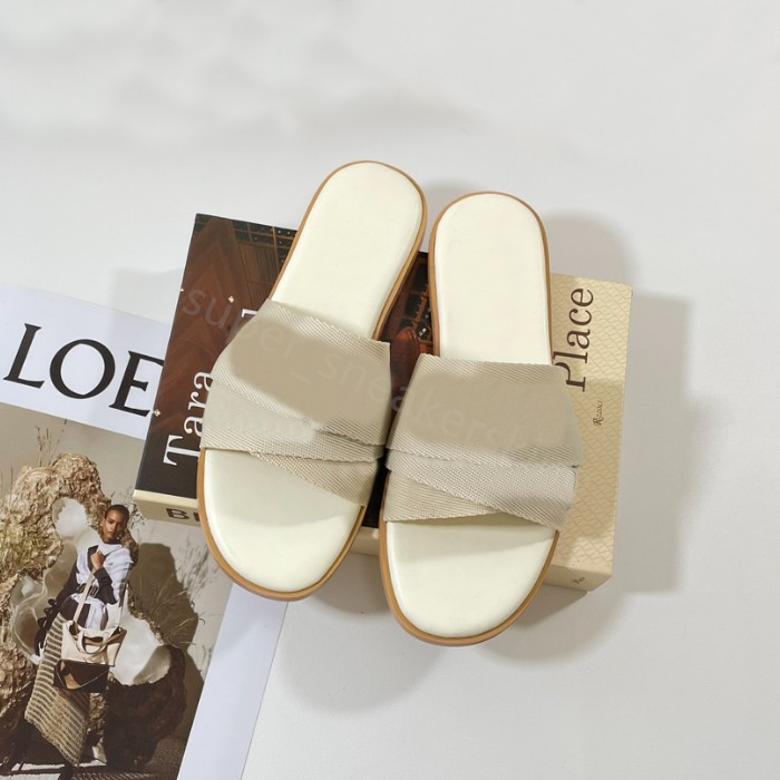 Toppkvinnor tofflor Designer Woody Flat Mules Sandaler Slides seglar Canvas White Black Women Outdoor Beach Slipper 35-41