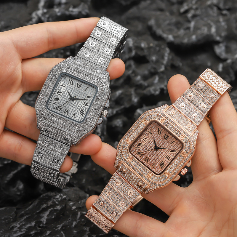 VVS 디자이너 시계 우아한 신사 남성 여성을위한 최고 품질의 웨어러블 장치. 완전 다이아몬드 시계에는 박스 패키지가 함께 제공됩니다