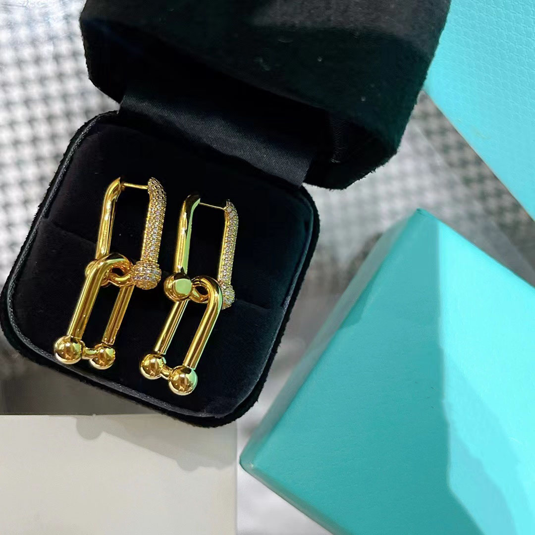 18k Gold dubbel U -form Studörhängen för kvinnor Fashion Luxury Brand Designer OL Style Shining Crystal Ear Rings Earring Party Wed317i