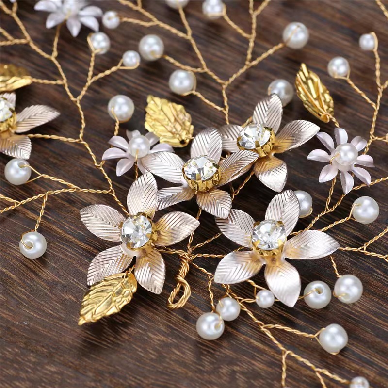 Alloy Flower Pearls Tiara brudhuvudstycken bröllop pannband hår kamklipp kvinnor hår smycken rhinestone brud huvudbonad prom evenemang hår tillbehör cl1983