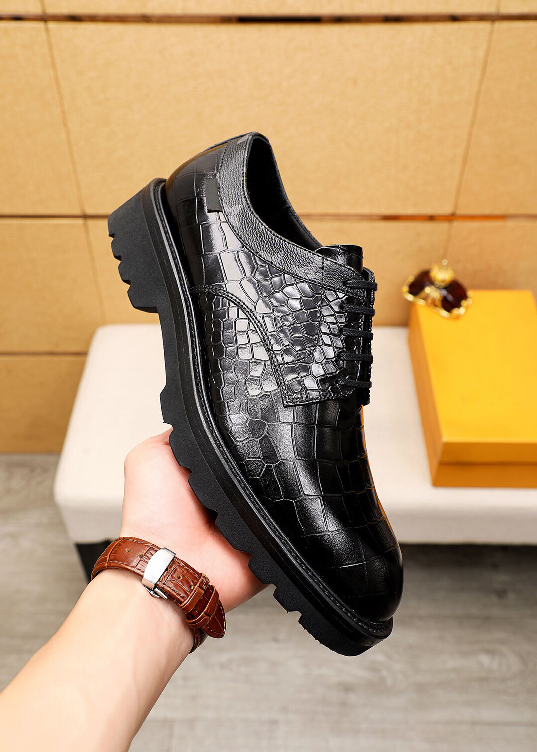 2023 Man Classic Business Dress Shoes Fashion Märkesdesigner Elegant Formell bröllop äkta läderskor Män snörning Office Oxfords Mocassin Homme Storlek 38-45