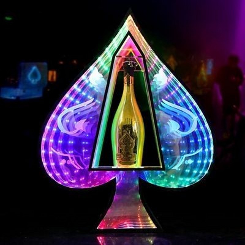 Nieuwe LED Lumineuze aas van schoppen gloeiende glorifier display VIP Service Tray Wine Bottle Presenter voor Night Club Lounge Bar