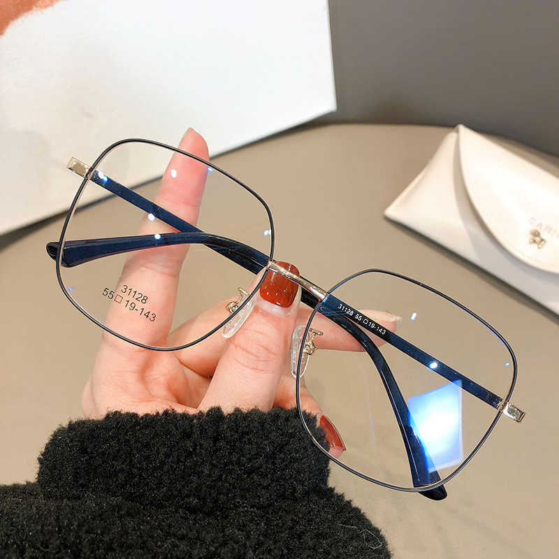 2024 Mäns lyxdesigner Kvinnors solglasögon Hot Selling Type kan utrustas med Myopia Anti Blue Light Square Large Plate Ben Spectacle Frame Women 31128