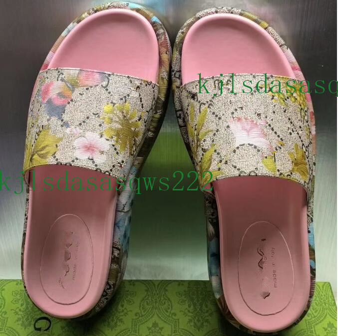 2023 fashion woman slippers Beach Thick bottom slippers platform women Shoes Alphabet lady Sandals Leather High heel Embroidered slippers Shoe 35-45