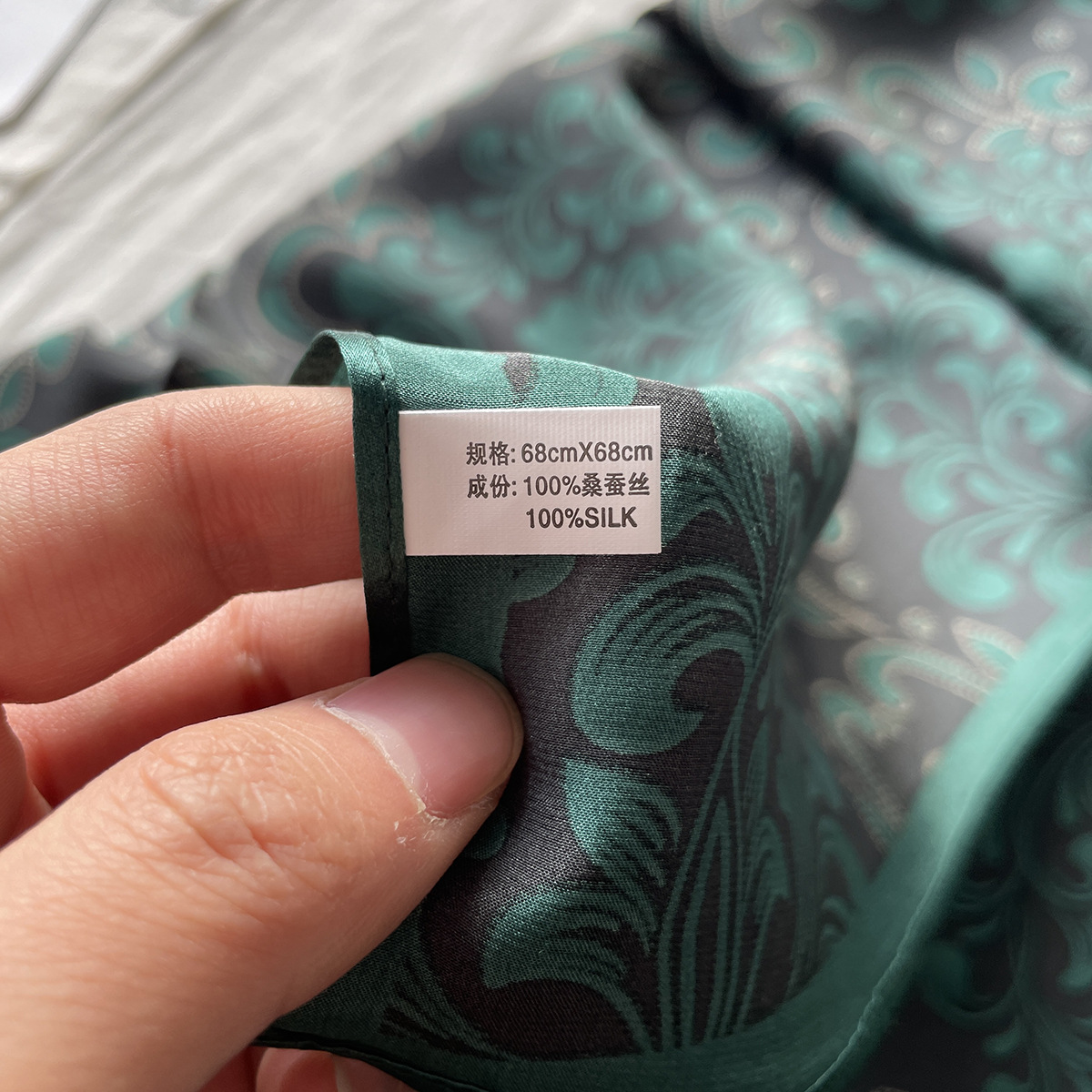 Primavera nova lenço quadrado de 70cm Fashion Silk Senk Snangzhou Seda 100% Mulberry Silk Senk Green Paisley