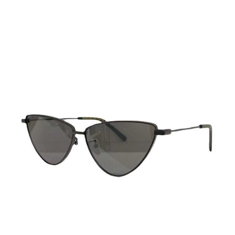 2024 10% de descuento en el diseñador de lujo Nuevas gafas de sol para hombres y mujeres 20% de descuento en París Triangular Cat's Eye Ins Tide Wind Anti Ultraviolet Street Photography BB0193