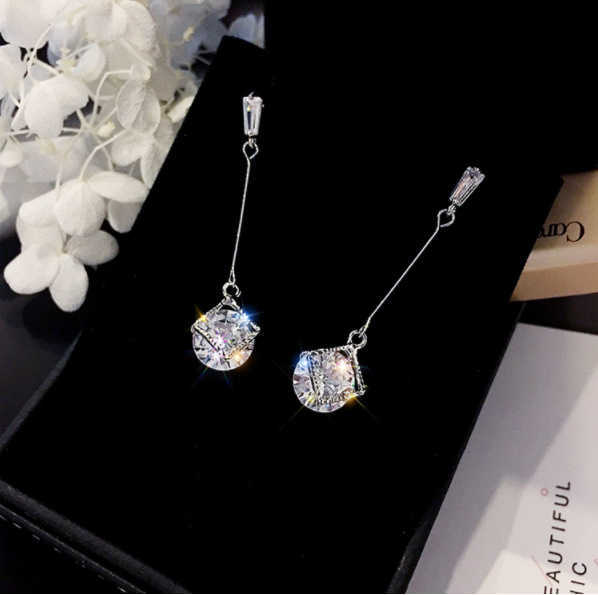 Dangle Chandelier Pin Earrings Mini Temperament Personalized Creative Earrings Korean Temperament Small And Simple Girl Jewelry G230313