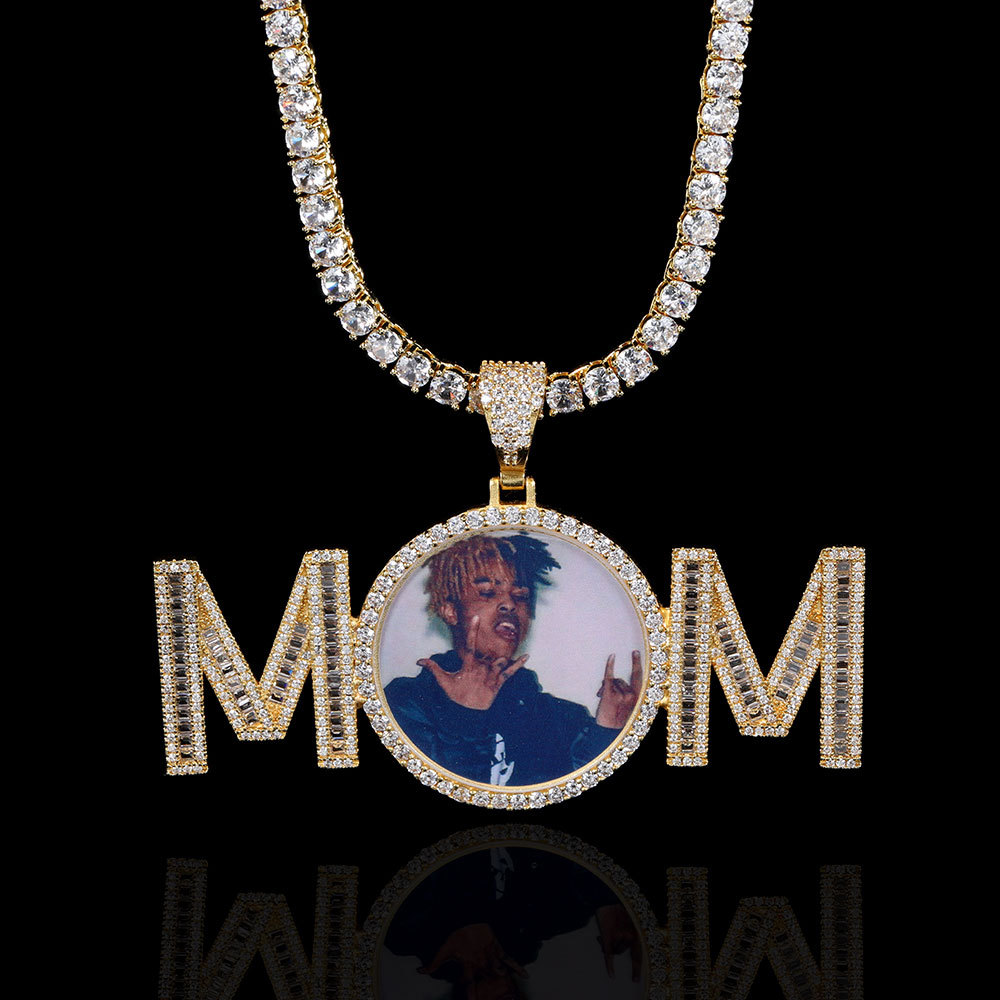 Hip Hop Anpassa bokstäver Foto Pendant Necklace Bling Memorial Frame Medal Gift