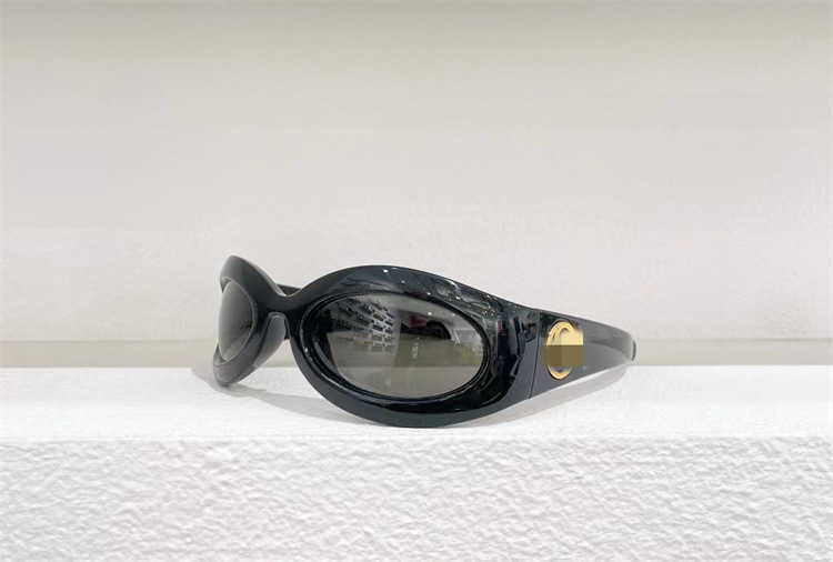 2024 Роскошный дизайнер от роскошного дизайнера Новые мужские и женские солнцезащитные очки от продукта дома будущая научная технология Ins Hip Hop Street Photography Мужские женщины GG1247S