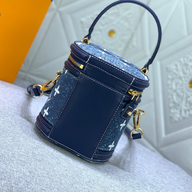 Lyxdesigner Bucket Bag One Shoulder Bag Diagonal Span Bag äkta läder Klassisk old-school Makeup Bag Cannes Xiao Nuo Styling Handbag Wealth Purse 17cm