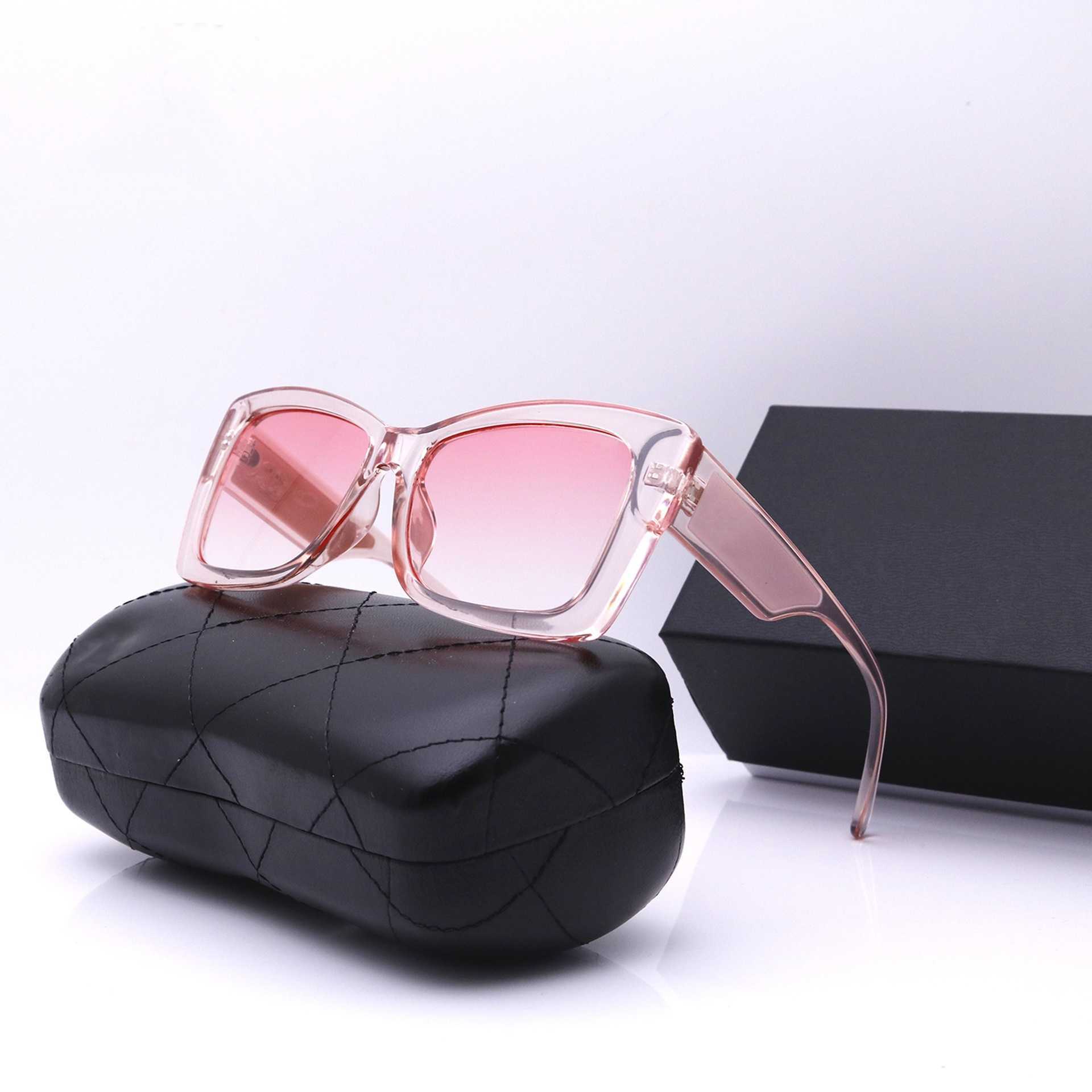 2024 Luxury Designer Off Luxury Designer Nya herr- och kvinnors solglasögon utanför Overseas Street Shooting Travel Fashion Glasses 6052