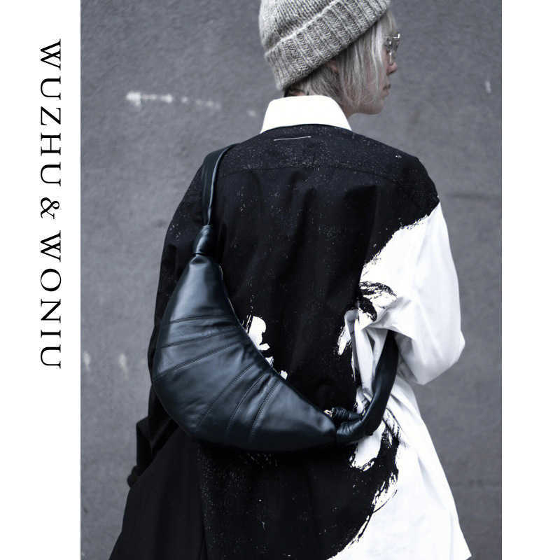 Küçük Kalabalık Tasarımı Oxhorn Eulogy Çantası Kadınlar için Yeni Moda Fransız Tarzı Sleoppy Tek Omuz Diagonal Çapraz Erkekler ve 230315