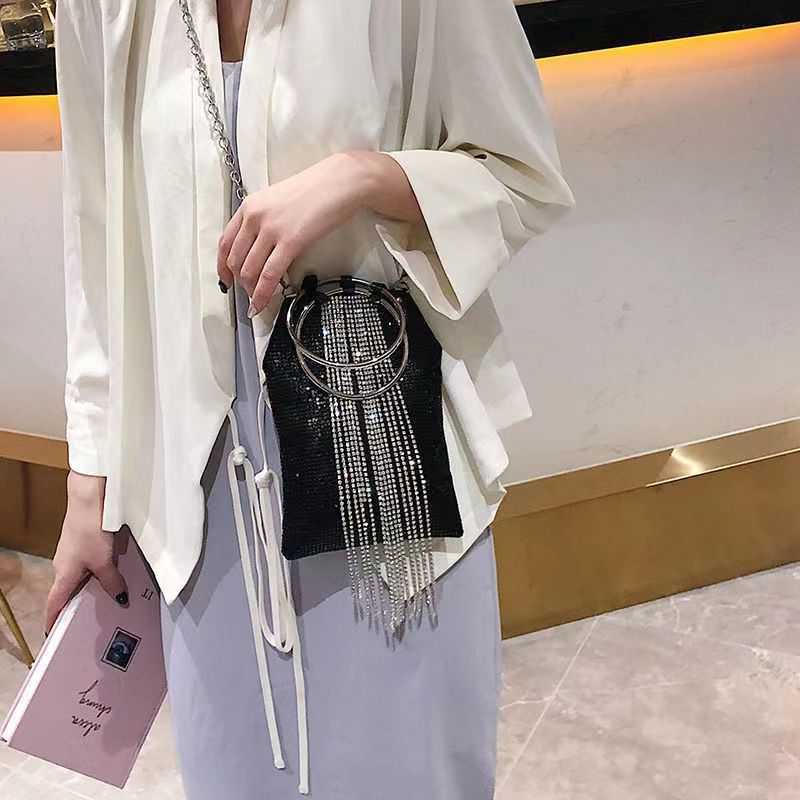 Glanzende diamanten koppelingen Purtsen avondfeest Dames Handtassen Top Luxe bling Fashion Tassel Pailletten Metal Women Chain Bag 230315