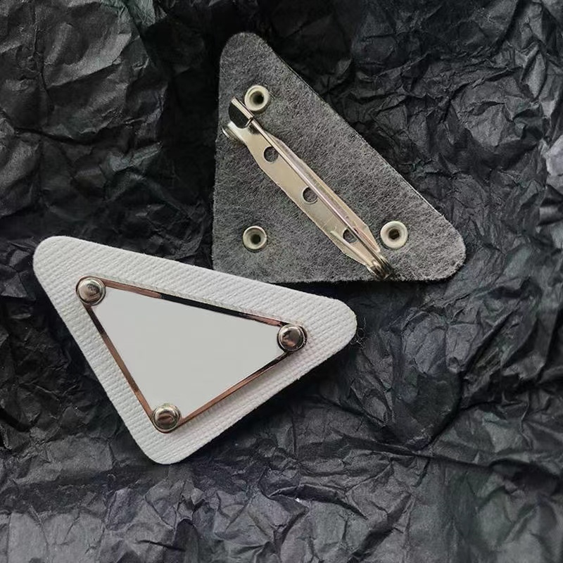 3 Colors Triangle Badge Women Pins Fashion Clothes Hat Accessories Designer Letter Printed Brooches for Party