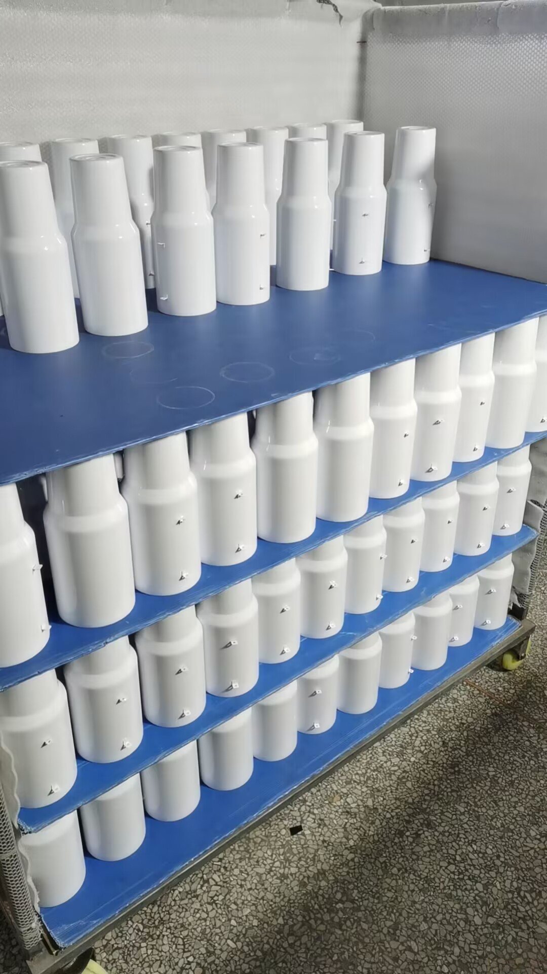 US Warehouse 40-Unzen-Sublimationsbecher in Weiß mit farbigem Griffdeckel, Strohhalm, Edelstahl-Reisebecher, vakuumisolierte Wasserflasche, Outdoor-Campingbecher, 20 Stück/Karton