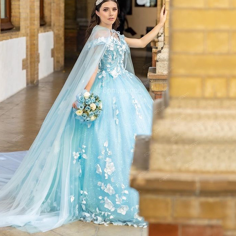 Princess Quinceanera Dresses 2024 Sweetheart Corset Ball Gown for Lady Sweetie 15 Sky Blue Tulle 3D Flower With Cape Quinceanera klänning