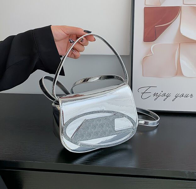 Designer women's handbag Half Moon Fashion Women Shoulder Bags Design Stylish Chic Underarm Bag 2023 New High Quality Tote Handbags Purse