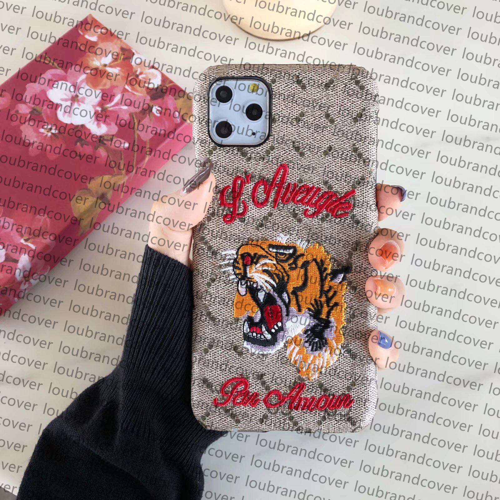 デザイナーのファッション電話ケース15 14 Pro Max 13 Case 12 Mini 11 14Plus XSMAX XR 7P 8P SAMSUNG GALAXY S23 S22 S21 ULTRA NOTE 10 COVER BEE Tiger Snake Embroid Caseケース