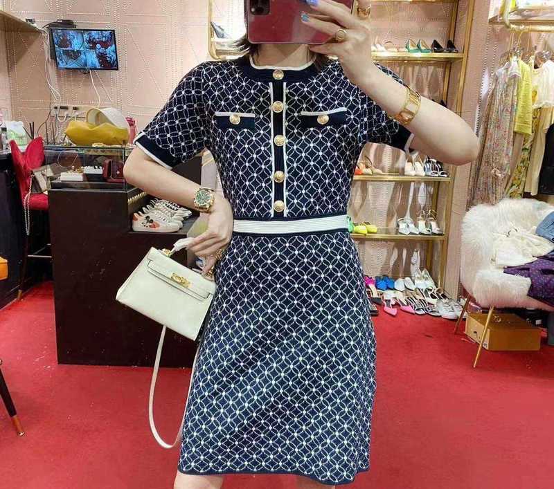 Casual Dresses Designer Autumn Winter New Slim Geometric Jacquard Sticked Short Sleeve Dress Isik