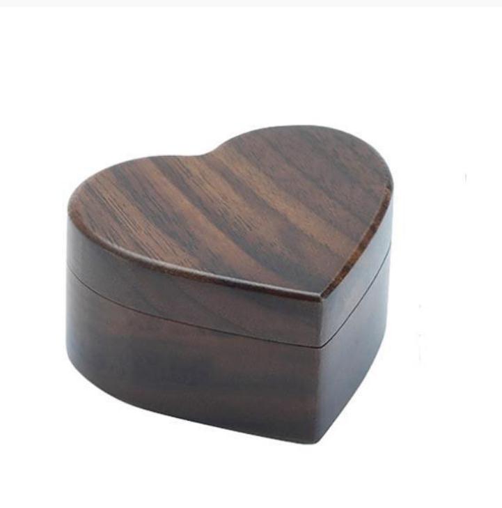 Boîtes à bagues en bois naturel en forme de cœur, rangement à charnière magnétique, boîtes en hêtre et en noyer pour réveillon de noël, 50 pièces