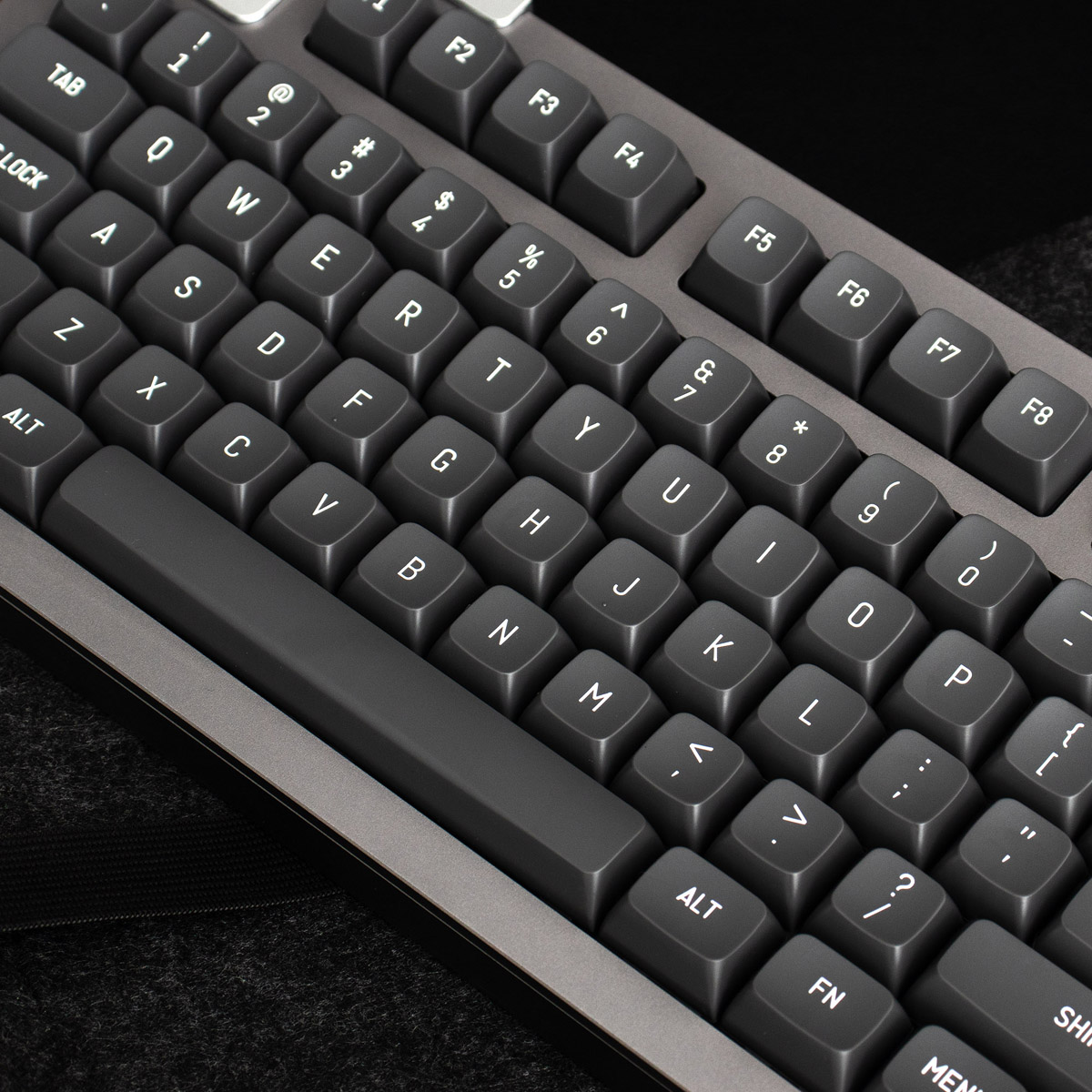 KETES GMK Black and White150 Keycap Double Shot Profil MSA Profil de personnalité personnalisée Anglais Keycaps pour le clavier mécanique 61/64/68