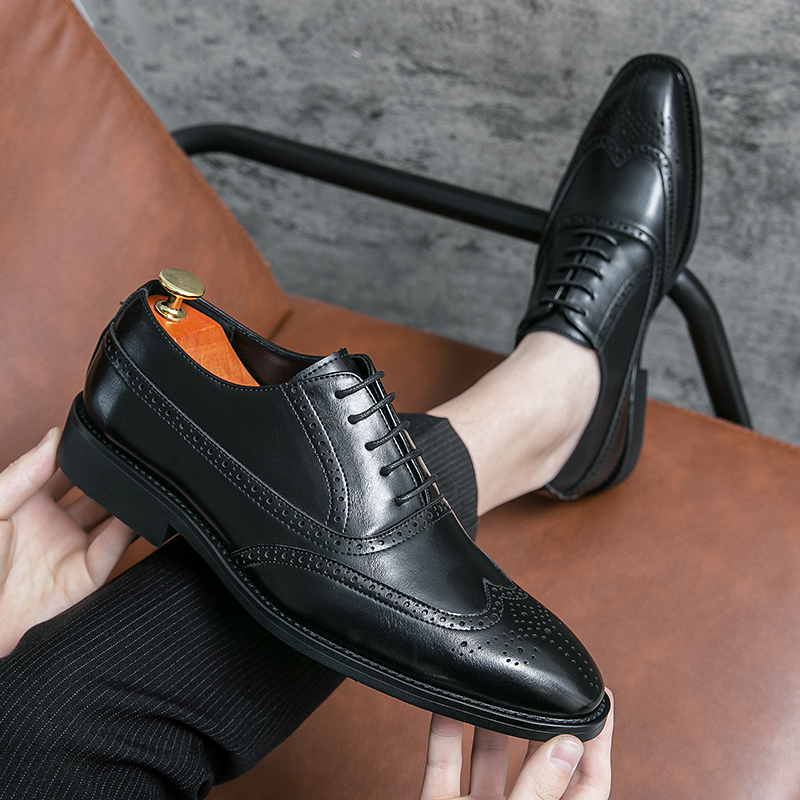 New Black Brogue Shoes Spring Autumn Lace-up Business Business Business Business de Couro Pu Mães Sapatos Vestidos Frete grátis