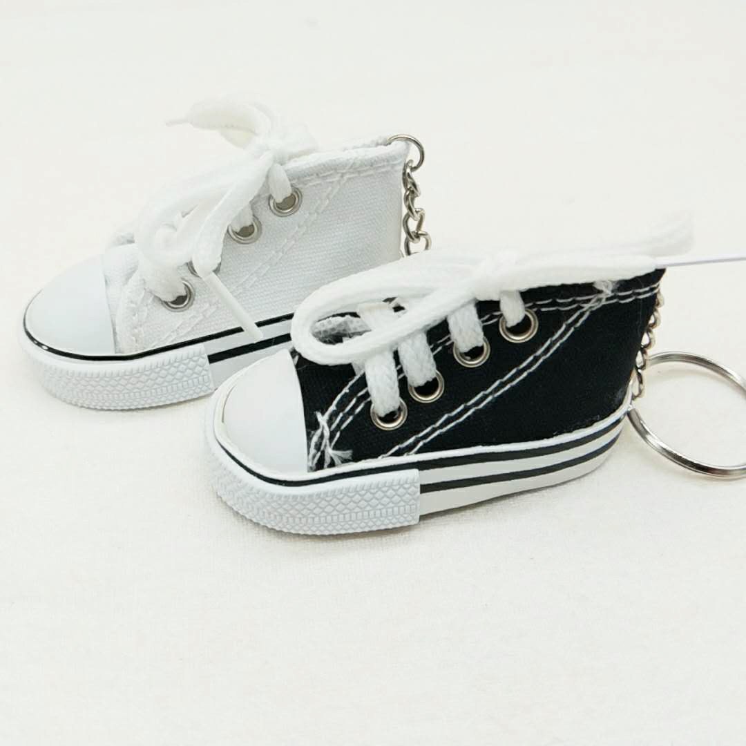 Bulk Price Creative Simulation Canvas Keychain Key Chain Pendant Car Bag Sneakers Shoes Keychains Jewelry Gift