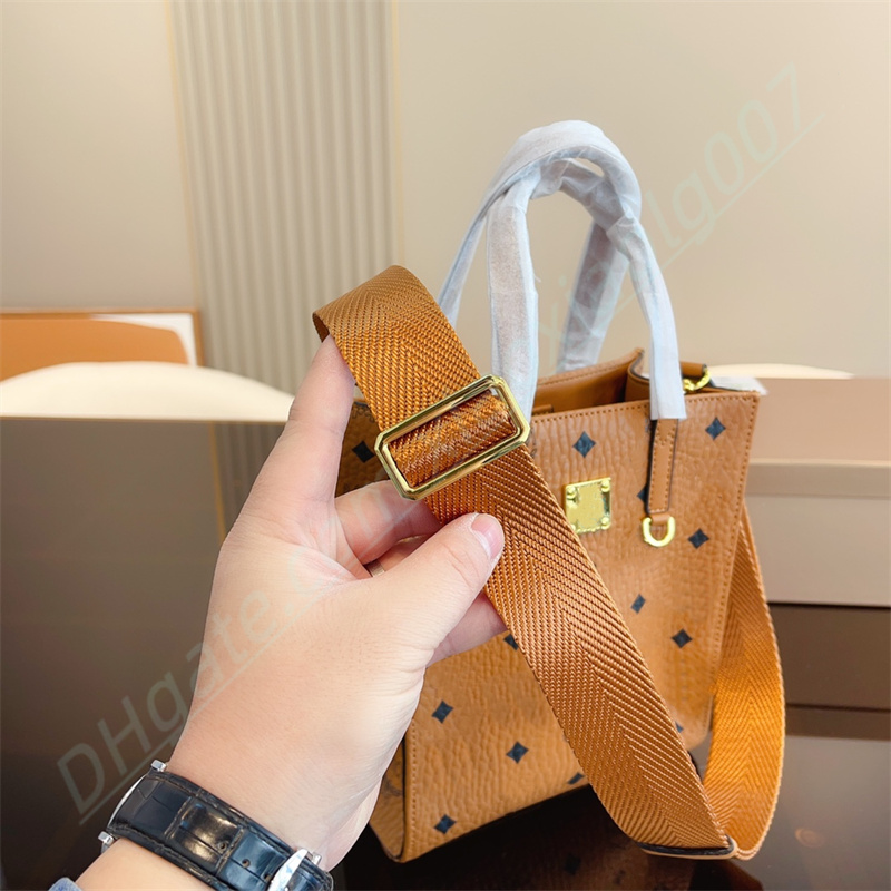 Luxury Cross Body Shoulder Bag Women's Leather Strap Handväskor Mens Weekender Travel Luxury Designer Mini Tote MC Even Bsags Clutch Hobo Pochette Purses