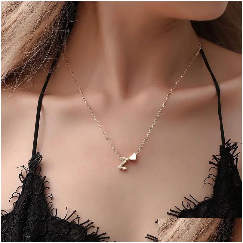 Pendanthalsband Fashion Creative Love 26 English Letters Simple Necklace Wild Peach Heart Short Clavicle Chain Drop Delivery Jewel Dhui8