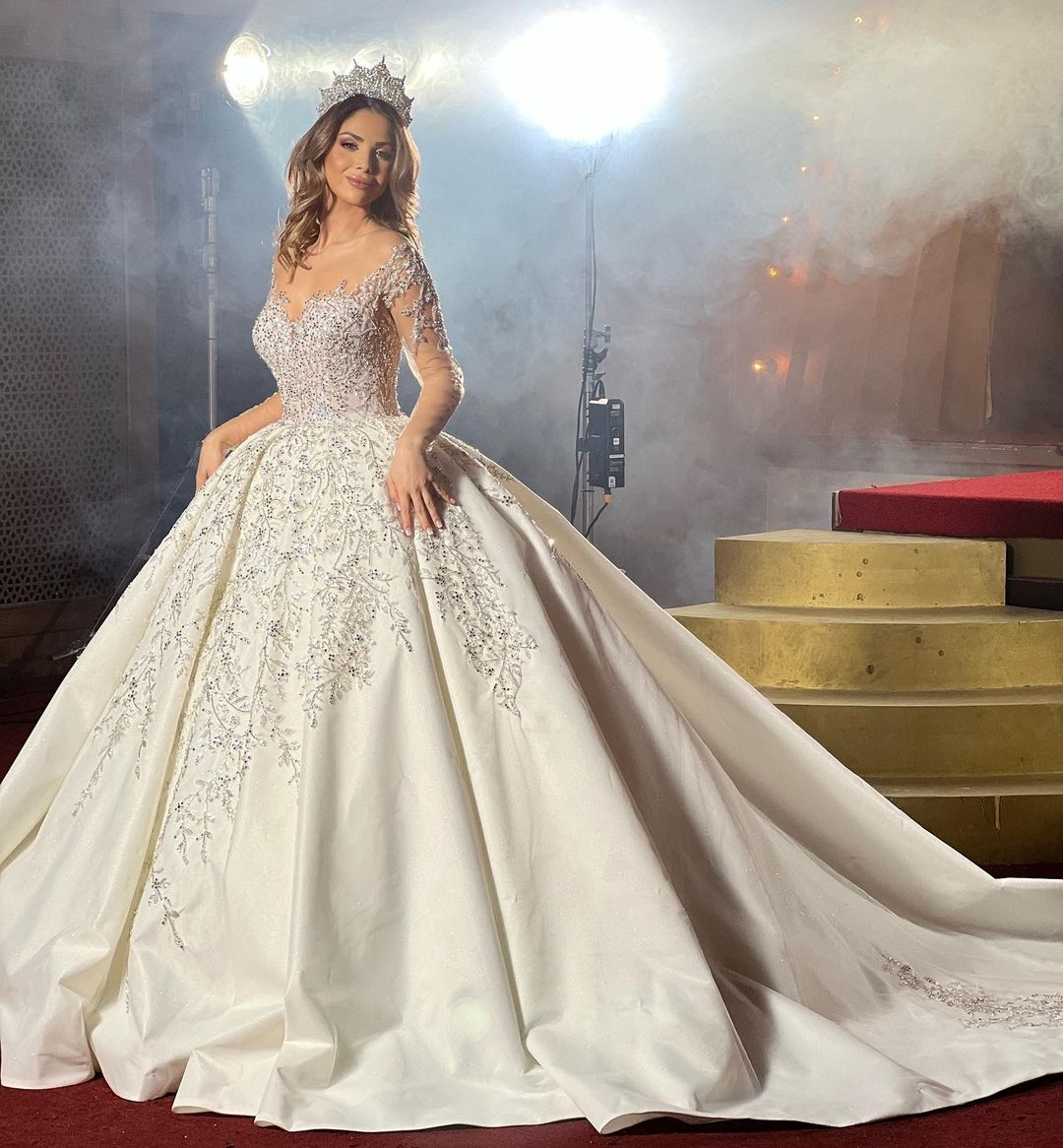 Luxury Ball Gown Wedding Dresses Sweetheart Long Sleeves Shining Leaves Applicants Backless Zipper Court Gown Sequins Custom Made Bridal Gown Vestidos De Novia