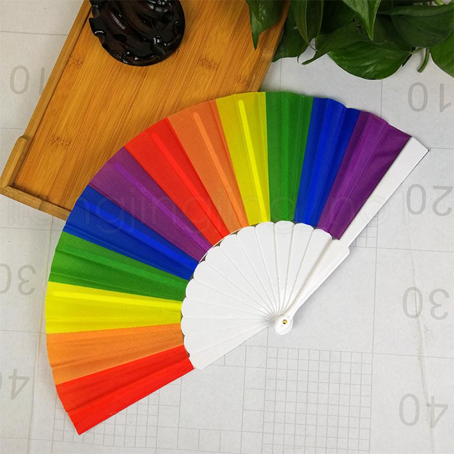 Home Decoratie Regenboog Hand vastgehouden vouwventilator zijde vouwen handventilator vintage stijl regenboogontwerp gehouden fans voor verjaardagsgraduatie vakantie 0319