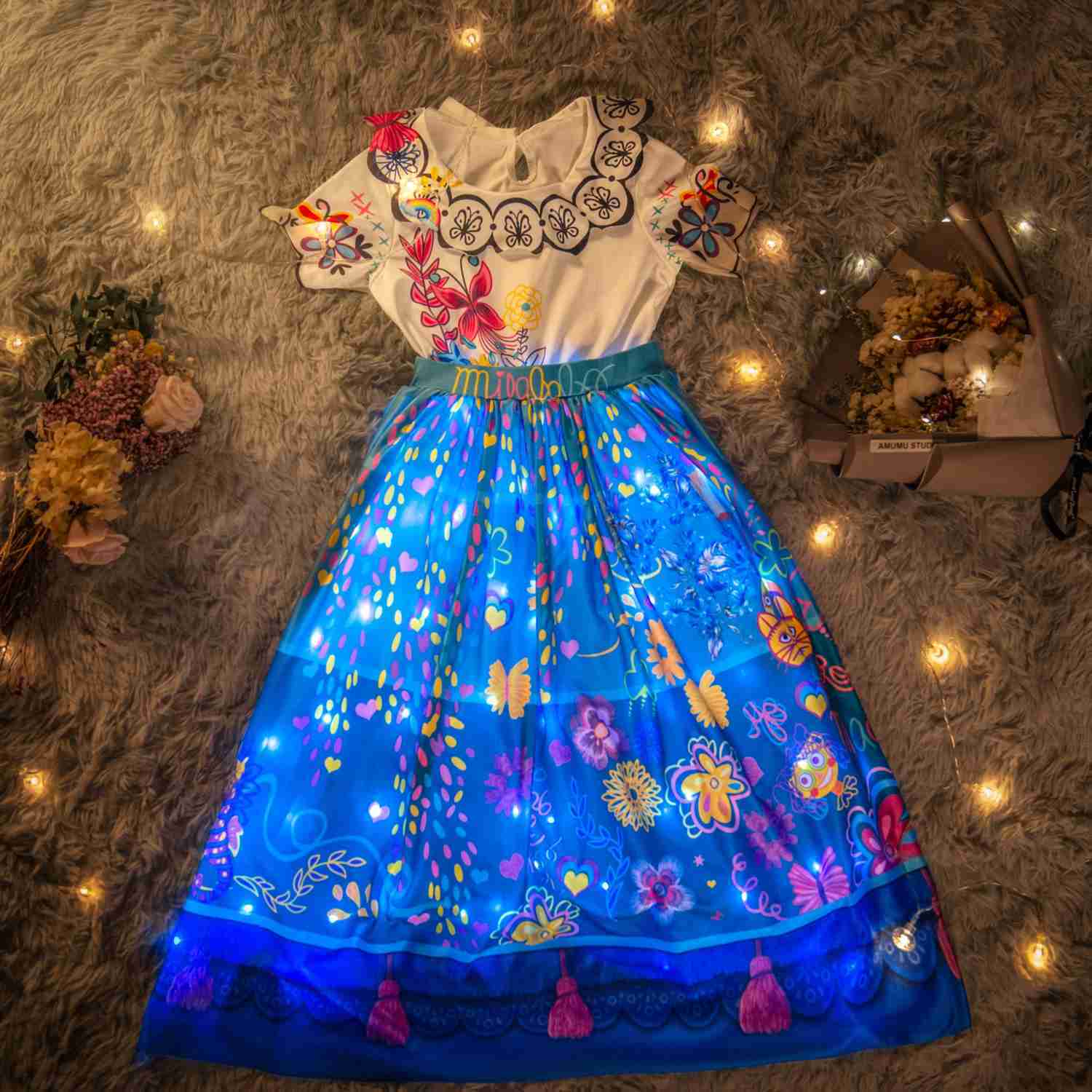 Abiti da ragazza Uporpor Encanto Mirabel Princess Abito illuminato a LED ragazze Cosplay Isabela Festa di compleanno di Natale Abiti da sera di carnevale