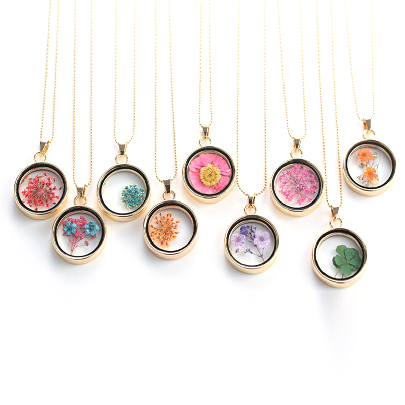 Creative Rose Flower Pendant Necklace Round Transparent glasdekorativa halsband Romantiska valentinsdag gåva