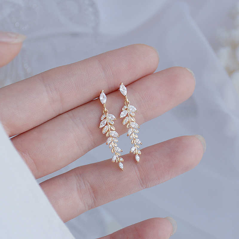Charm Charm 18k echte gouden bladeren oorbellen voor vrouwen prachtige kleine zirconia stud oorrel elegante Koreaanse kristal bruiloft ringen hanger G230320