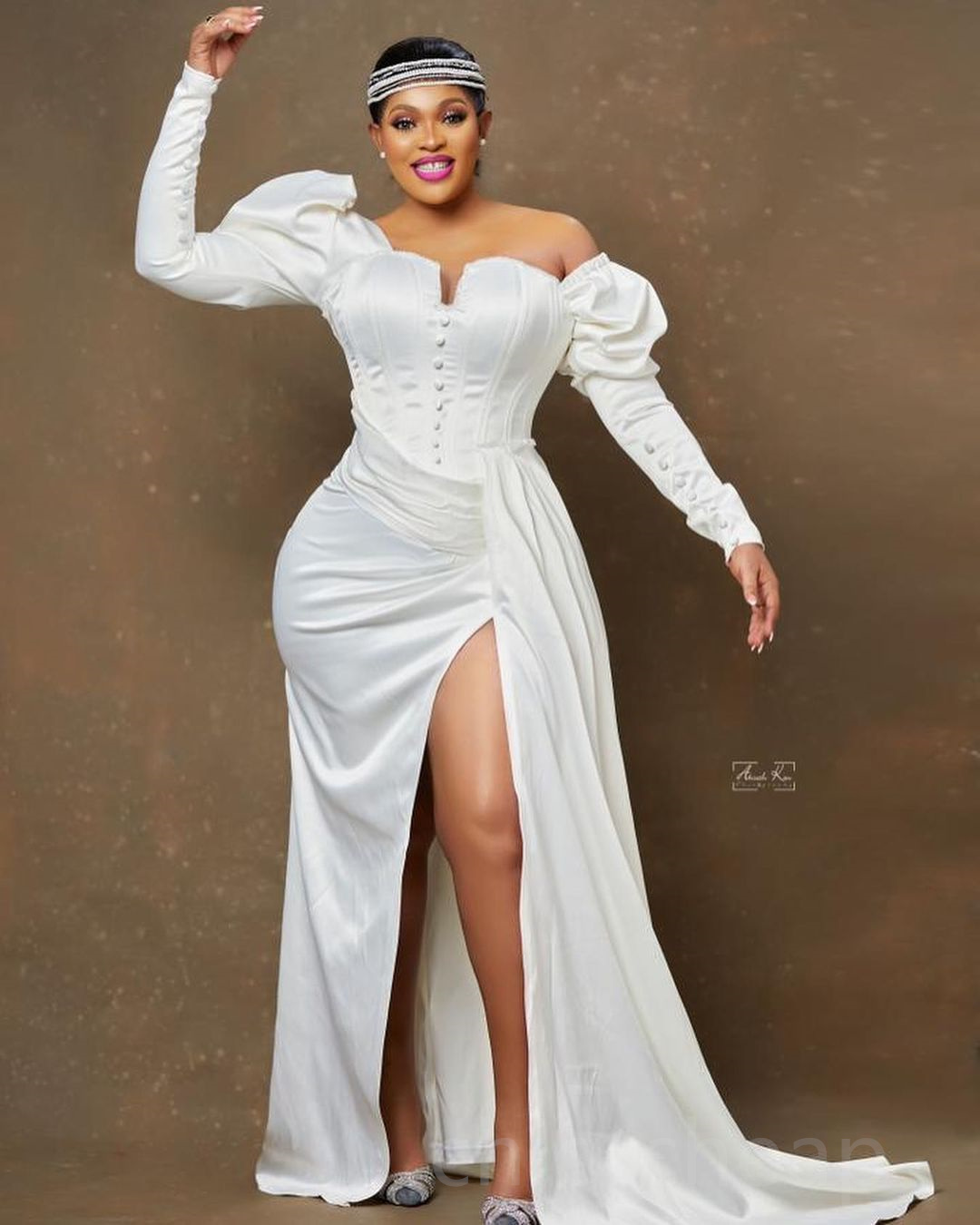 2023 Arabski Aso Ebi Ebi White Sheath Sukienki na bal