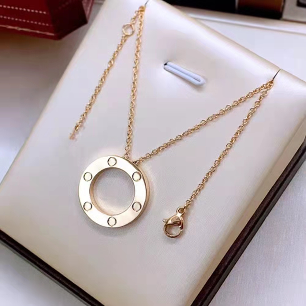 Brand designer necklace for women fashionable circular diamond pendant necklace high-quality 18k gold pendant necklace luxurious jewelry