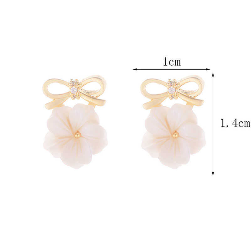 Charm 2022 Korean Summer New Trend Temperament Bowknot Women Earring Natural Shell Flowers Fashion Ladies Stud Earrings Jewelry Gift G230320