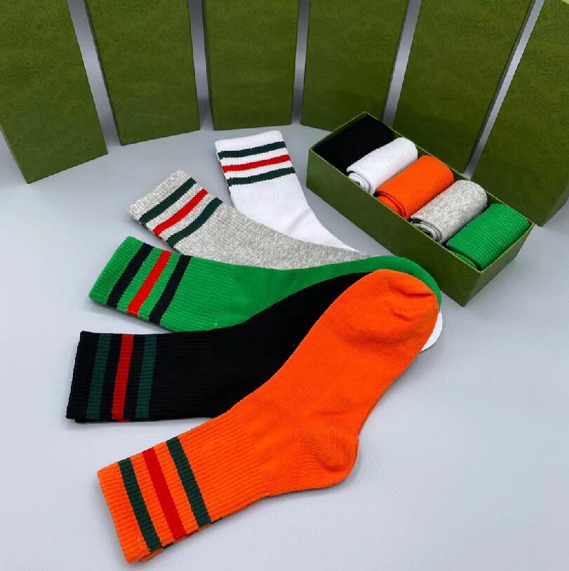 Designer Italien 100% bomullsstrumpor för män lyxiga G -bokstäver broderi Brratble Sock Man med presentförpackning