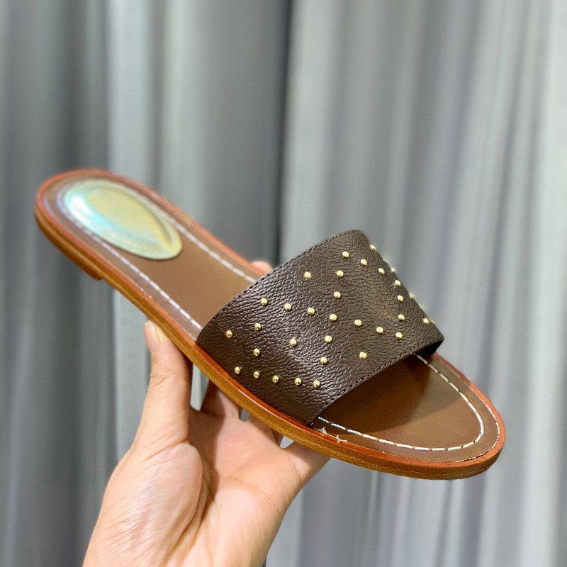 2023 Luxury Brand Designer slippers slide thong sandal brown leather letters sandals women slipper men slides waterfront rivets Beach Slippersom 35-43 with box